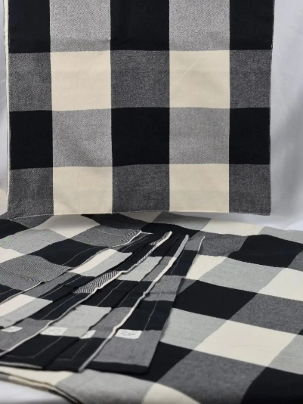 Pottery Barn Buffalo Checkered Table Runner, Table Cloth/Throw & 6 Napkins